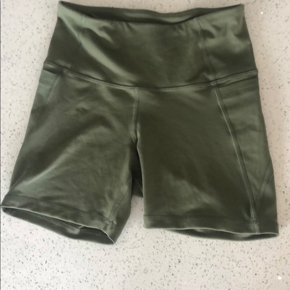 5inch inseam High-waisted side-pocket compression